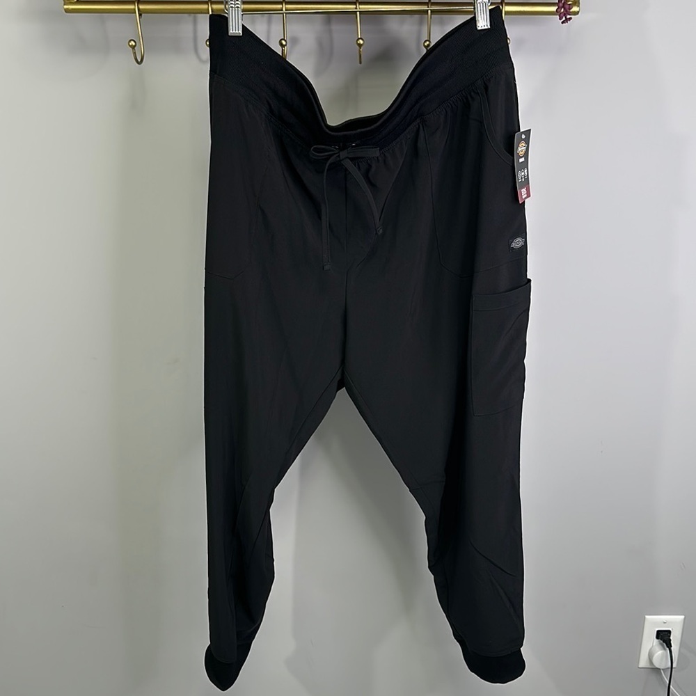 Dickies Medical Women’s Black Jogger Pants  (Petite 2X)